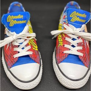 Used Wonder Woman low top converse without box